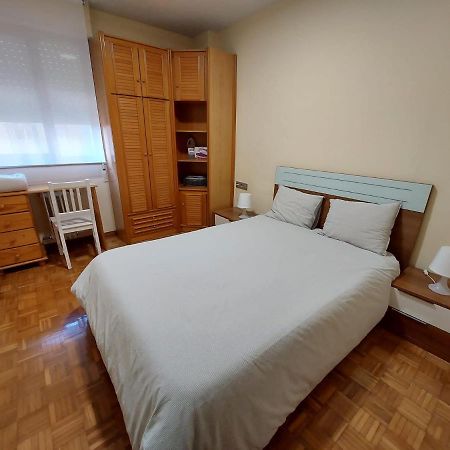 דירות Baranain Piso Sencillo Y Acogedor Con Parking Gratuito מראה חיצוני תמונה