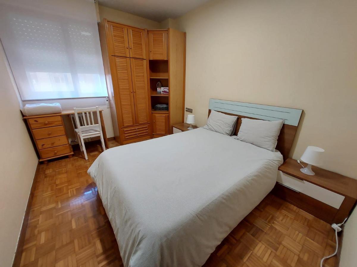 דירות Baranain Piso Sencillo Y Acogedor Con Parking Gratuito מראה חיצוני תמונה